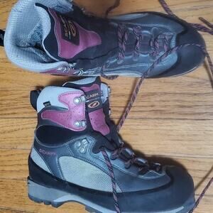 SCARPA Gore-Tex hiking boots Vibram soles EU 40 EUC us 7.5